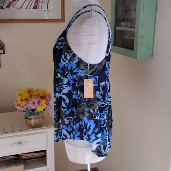 NWT Kona Sol Swim Top - Picture 4 of 10